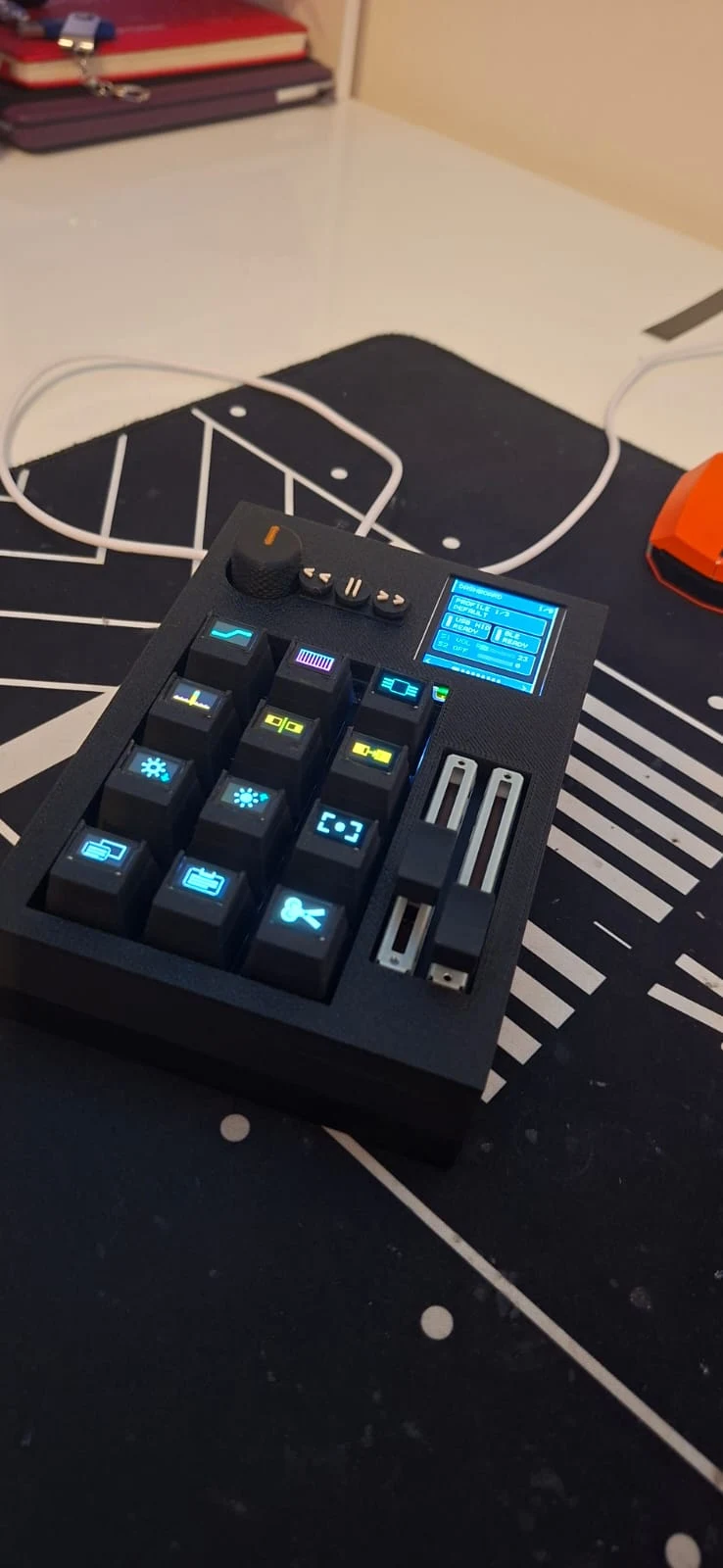HyperLine Studio programmable control surface